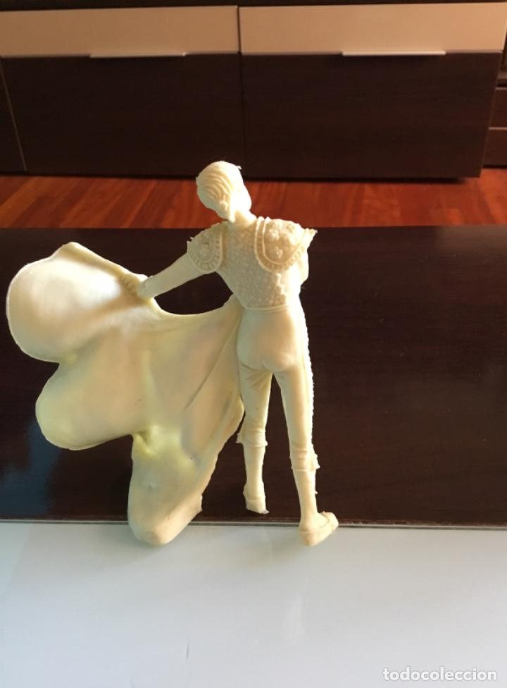 Figuras de acci&oacute;n: Antigua figura torero - Foto 2