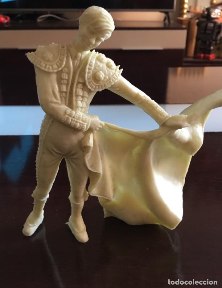 Figuras de acci&oacute;n: Antigua figura torero - Foto 3