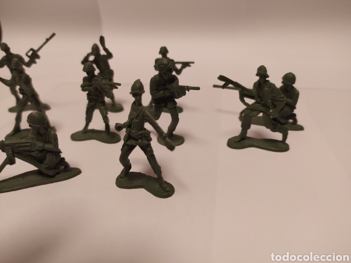 Figuras de acci&oacute;n: Soldados de pl&aacute;stico duro, desconozco marca - Foto 2
