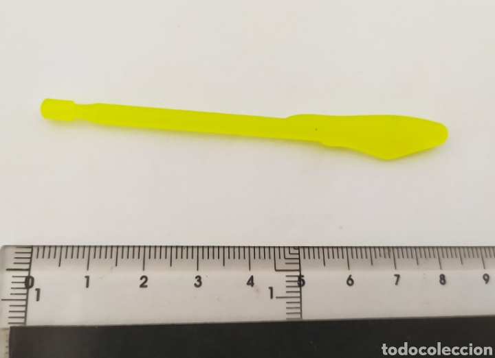 Figuras de acci&oacute;n: Accesorio arma misil torpedo cohete bomba Figura acci&oacute;n mu&ntilde;eco accesorios color amarillo