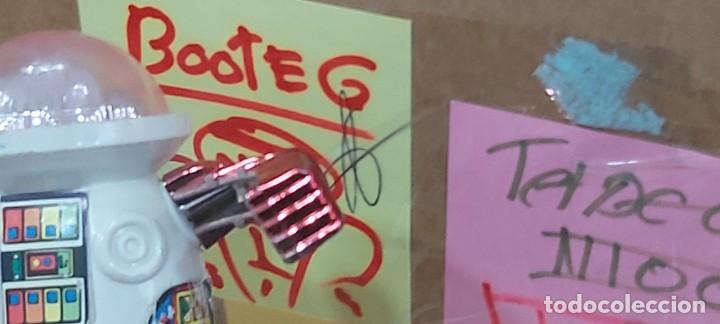 Figuras de acci&oacute;n: ANTIGUO ROBOT A CUERDA MUY BONITO FUNCIONANDO - Foto 11