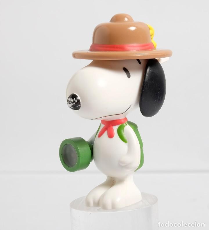 Figuras de acci&oacute;n: Snoopy con linterna. MCDONALDS HAPPY MEAL 2016. Funciona - Foto 1