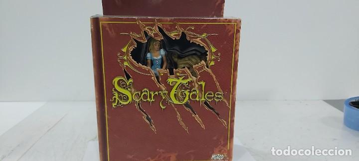 Actionfiguren: ANTIGUA FIGURA SCARY TALES DE MEZCO ALICIA EN EL PAIS DE LAS MARAVILLAS