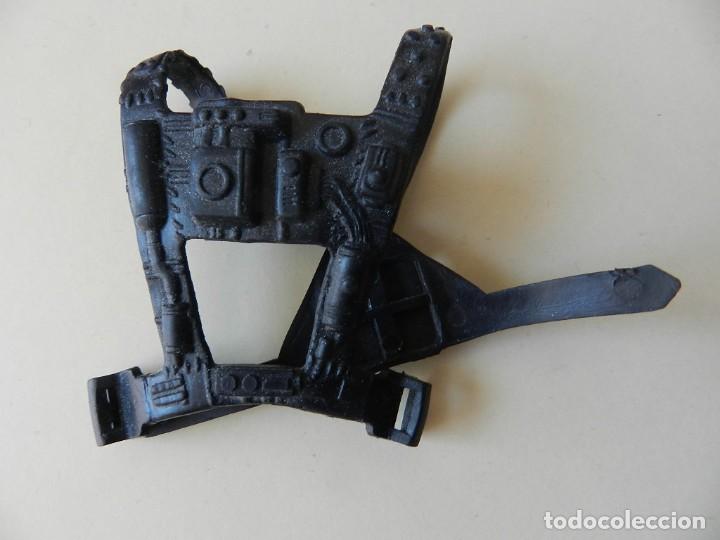 Figuras de acci&oacute;n: Accesorio Tex Malone de Bravestarr mattel arnes chaleco - Foto 1