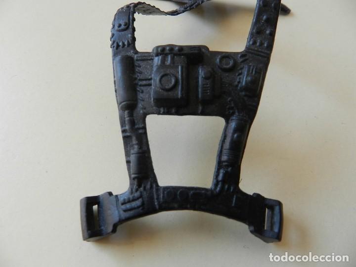 Figuras de acci&oacute;n: Accesorio Tex Malone de Bravestarr mattel arnes chaleco - Foto 4