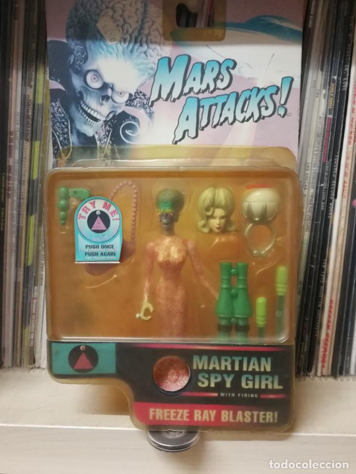 Actionfiguren: MARS ATTACKS! MARTIAN SPY GIRL