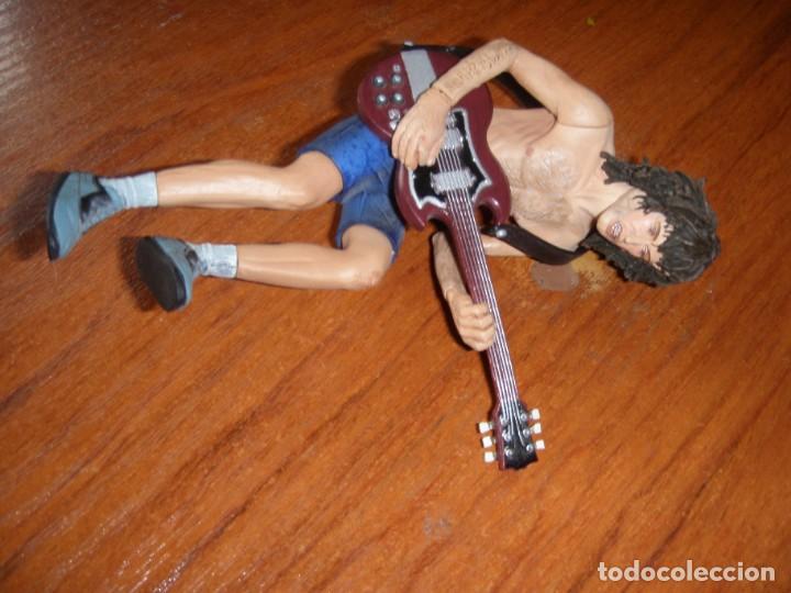 Figuras de acci&oacute;n: DOS FIGURAS ACDC ANGUS YOUNG BRYAN JOHNSON - Foto 4
