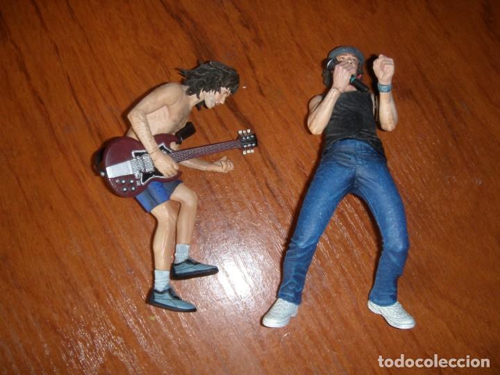 Figuras de acci&oacute;n: DOS FIGURAS ACDC ANGUS YOUNG BRYAN JOHNSON - Foto 1