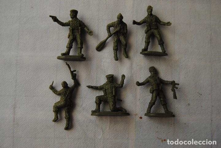 Figuras de acci&oacute;n: lote 6 guerrilleros de la resitencia. pl&aacute;stico - Foto 1