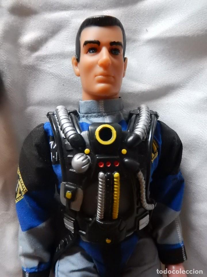 Figuras de acci&oacute;n: Piloto helic&oacute;ptero Apache. Max-Thunder. Ref. 31063. Famosa. - Foto 2
