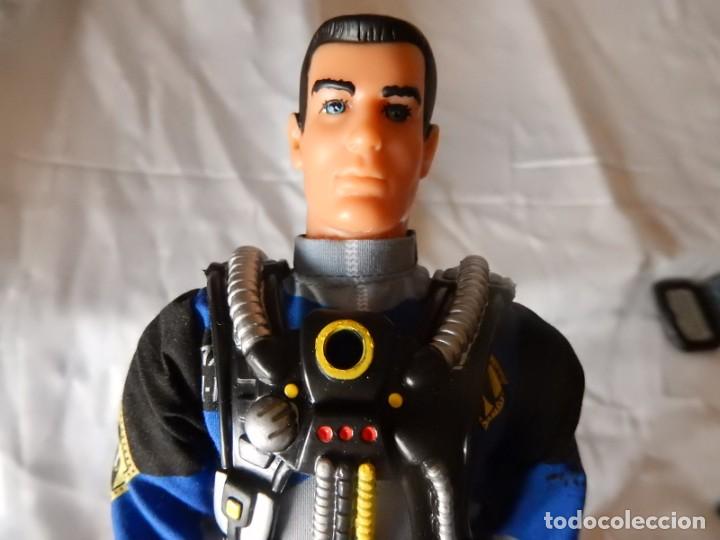 Figuras de acci&oacute;n: Piloto helic&oacute;ptero Apache. Max-Thunder. Ref. 31063. Famosa. - Foto 3
