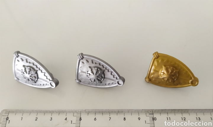 Figuras de acci&oacute;n: Lote escudos chap Mei armas figura acci&oacute;n mu&ntilde;eco accesorios complementos arma escudo