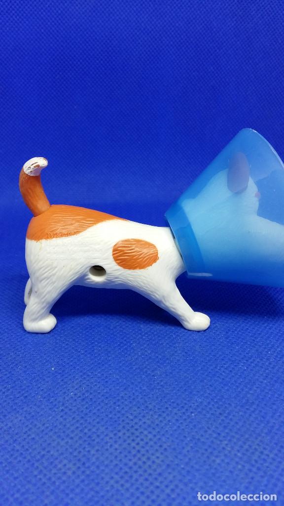 Figuras de acci&oacute;n: PERRO BLANCO Y MARRON FIGURA MCDONALS - Foto 2