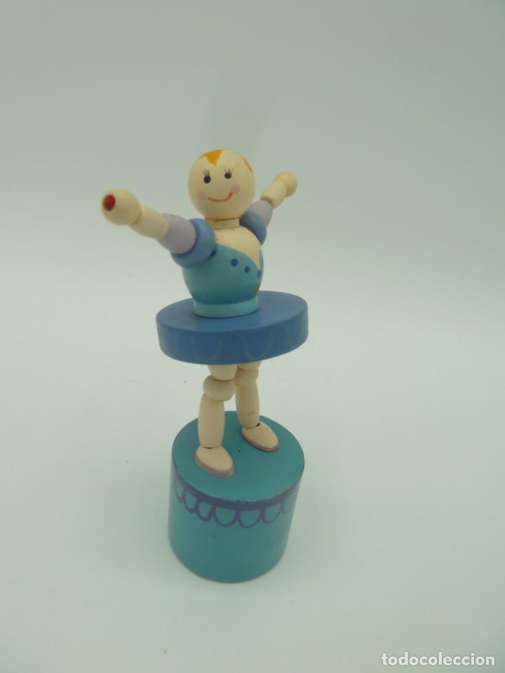 Figuras de acci&oacute;n: Bailarina tipo goula. madera - Foto 3