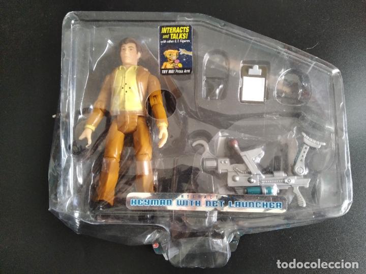 Actionfiguren: E.T EL EXTRATERRESTRE - FIGURA DE ACCION INTERACTIVA CON FIGURA DE ET. 2002 TOYS R US. EN BLISTER.