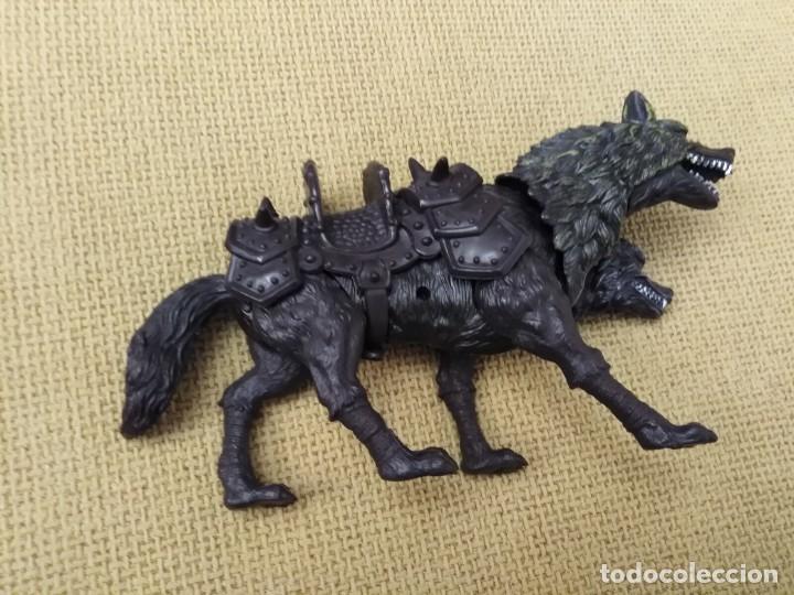 Figuras de acci&oacute;n: Lobo con dos cabezas - Foto 2