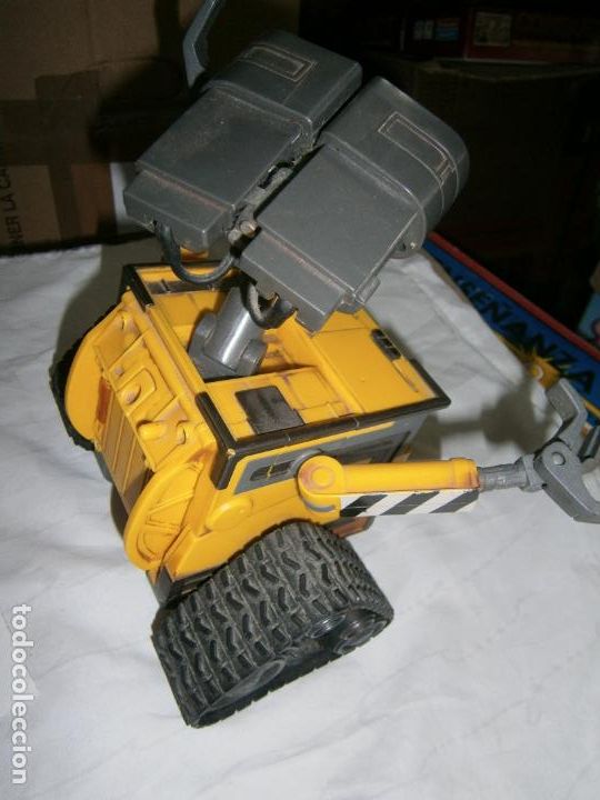 Figuras de acci&oacute;n: GRAN FIGURA INTERACTIVA WALL-E - Foto 5