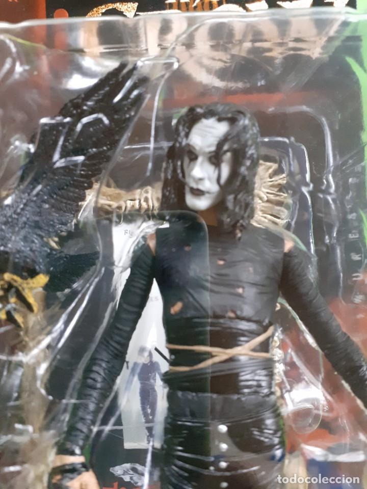 Figuras de acci&oacute;n: Eric Draven , el Cuervo, figura. - Foto 2