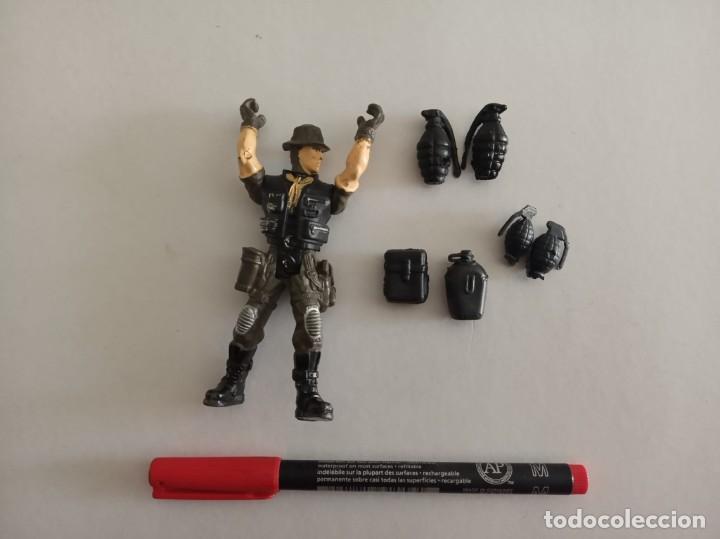 Figuras de acci&oacute;n: Soldado articulado y complementos. - Foto 1