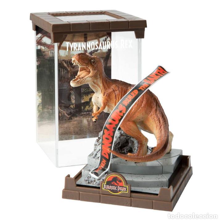 Figurines d'action: Diorama PVC Tyrannosaurus Rex 18 cm - Jurassic Park - The Noble Collection