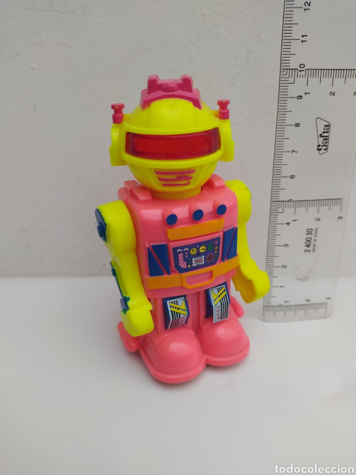 Figurines d'action: Robot vintage con ruedas