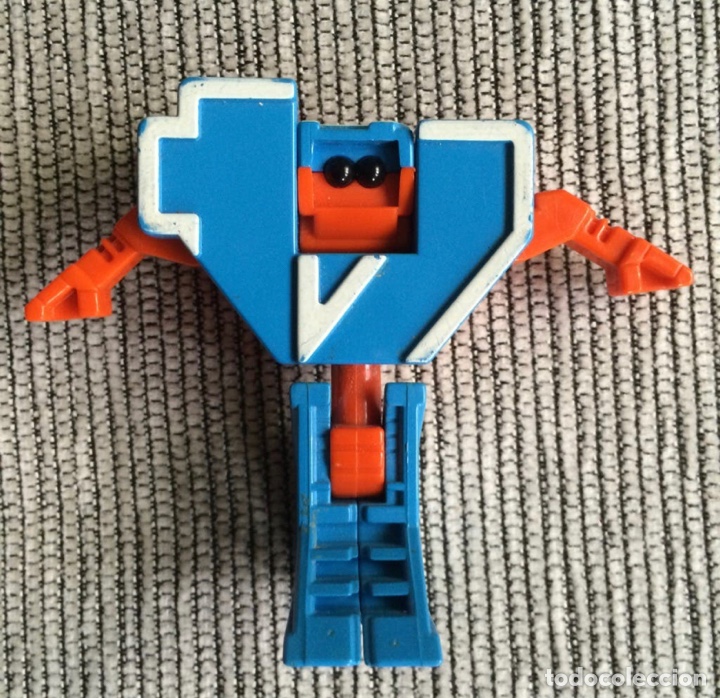 Figuras de acci&oacute;n: Mu&ntilde;eco robot n&uacute;mero 4 y 8, de los a&ntilde;os 80 - Foto 3