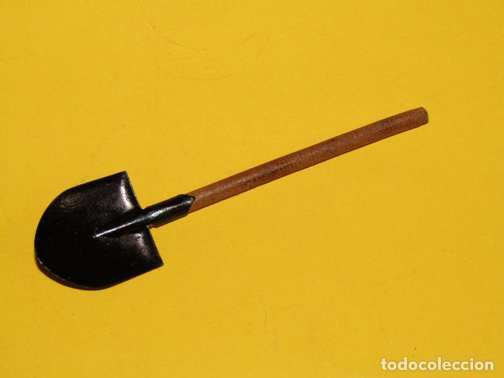 Figurines d'action: Antigua Pala de Juguete de Madera y Metal - Mide 10 cm. de larga