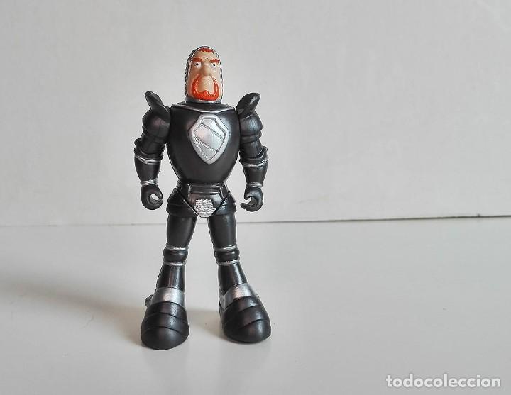 Figurines d'action: Figura articulada Merlin el Rey Arturo disney, mide 9 cm de alto