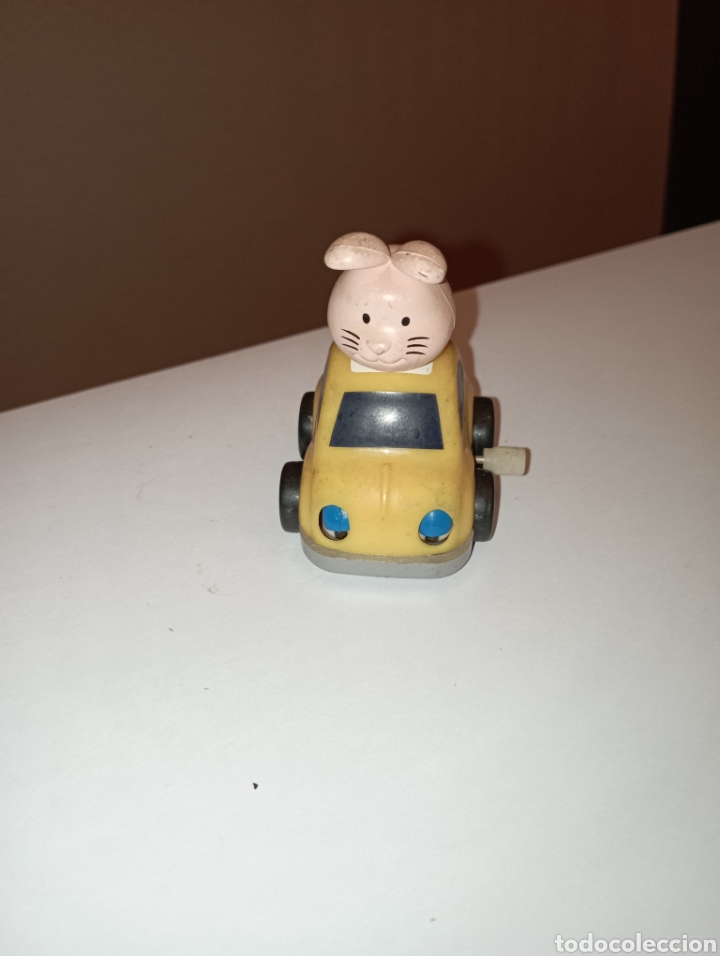 Figuras de acci&oacute;n: CONEJO MONTADO EN COCHE DE CUERDA - Foto 1