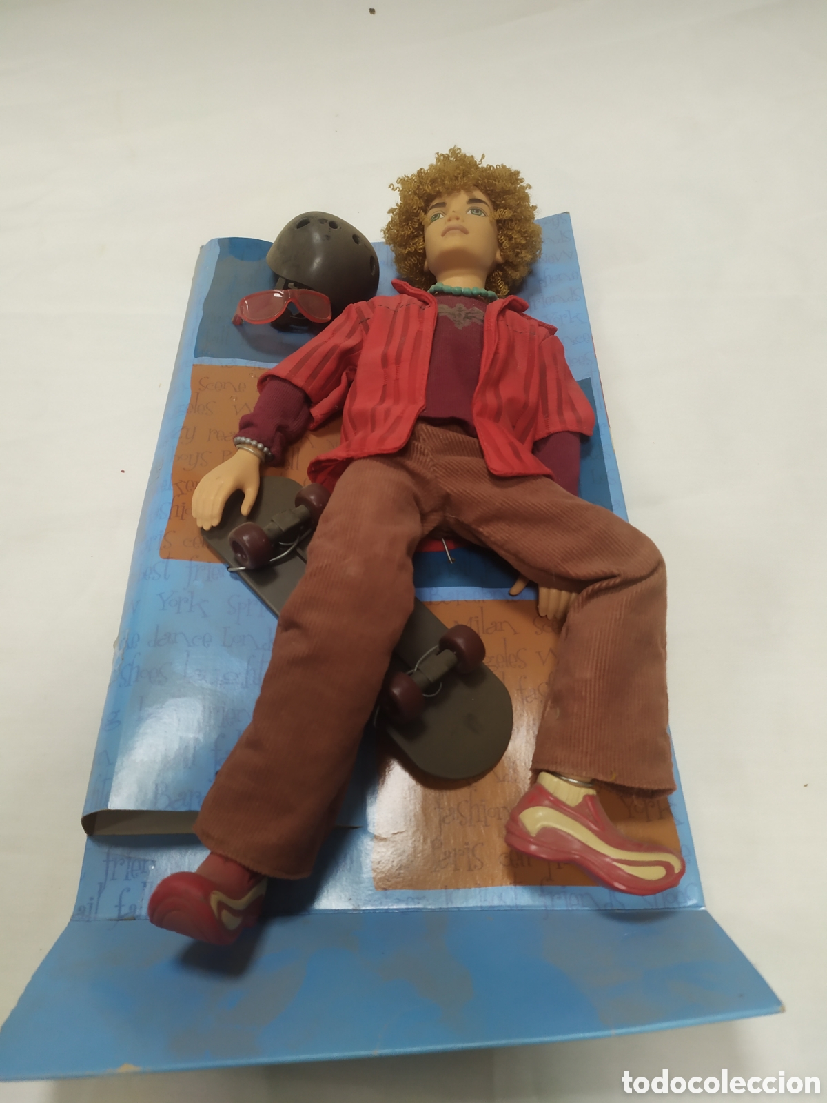 Figuras de acci&oacute;n: Mu&ntilde;eco patinador Muy Scene de Mattel