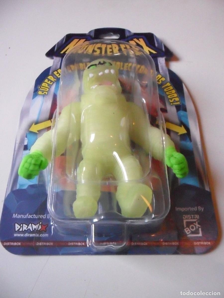 Figuras de acci&oacute;n: MONSTER FLEX MUMMIE GLOW IN THE DARK BOOTLEG - Foto 2