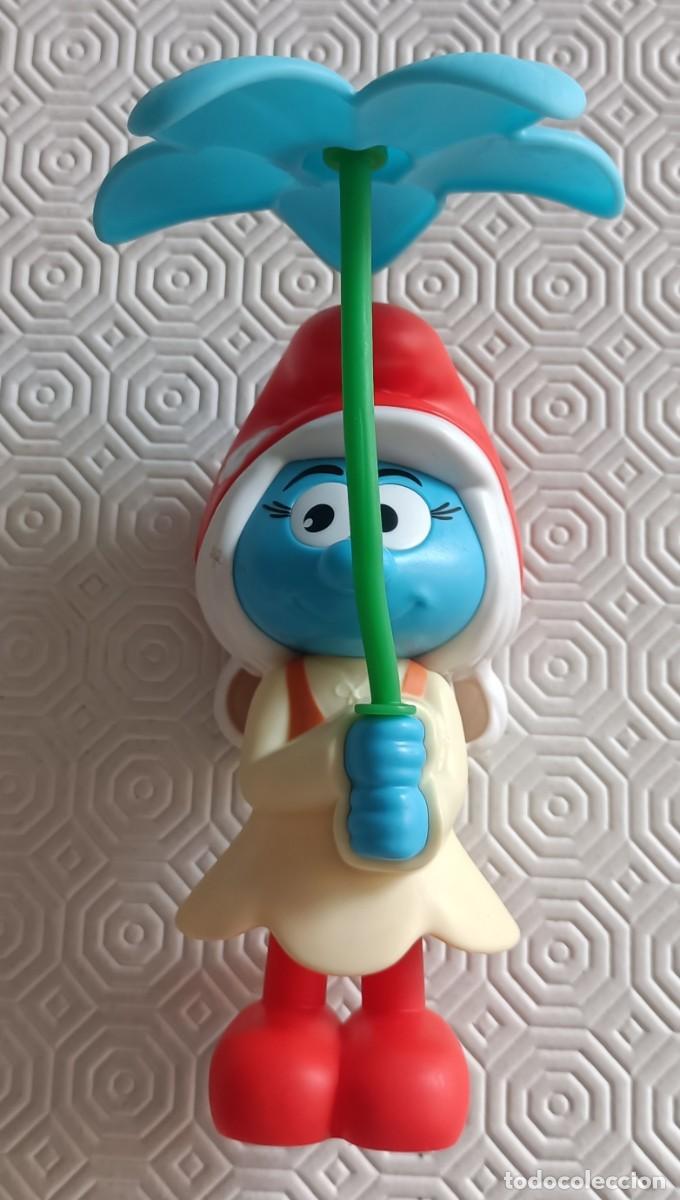Figurines d'action: Pitufa con flor-sombrilla
