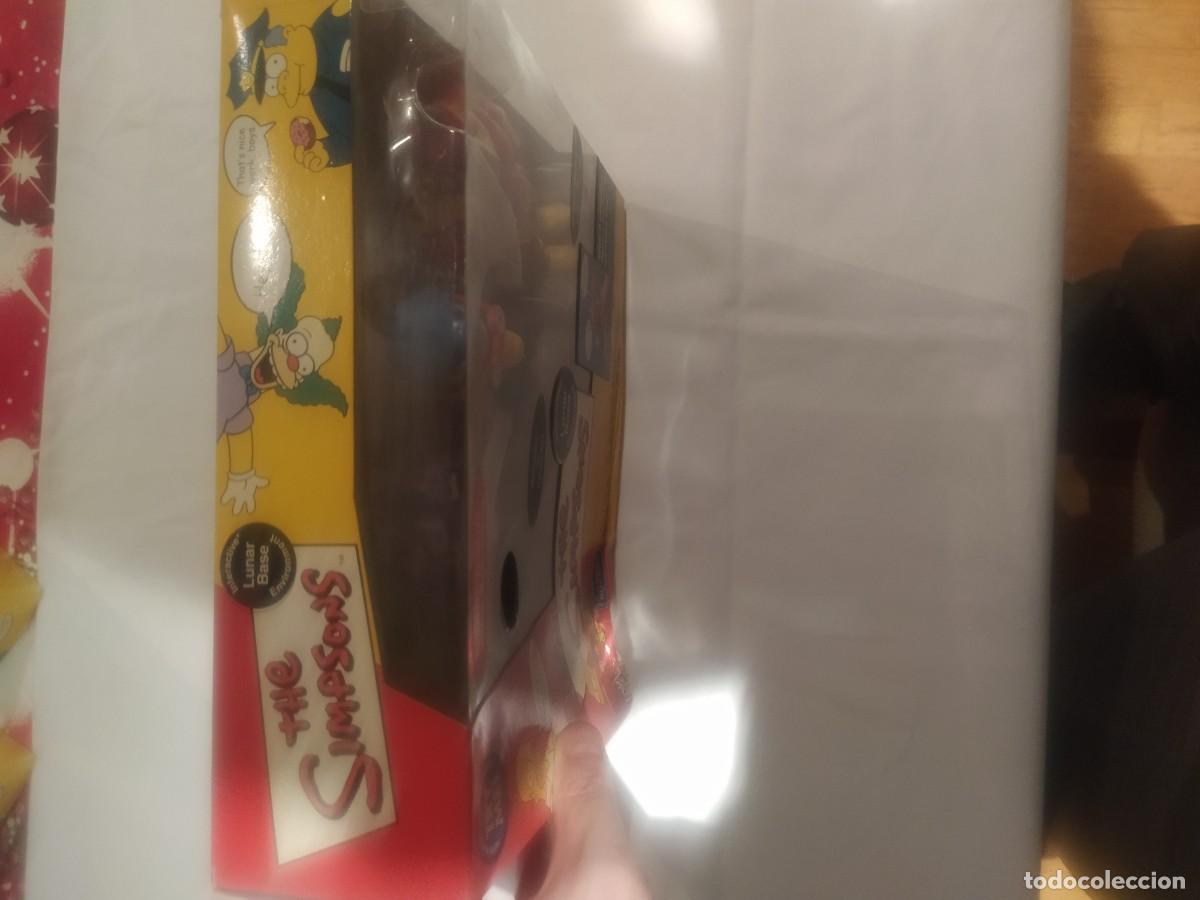 Figuras de acci&oacute;n: The Simpsons Playmates Lunar Base - Foto 3