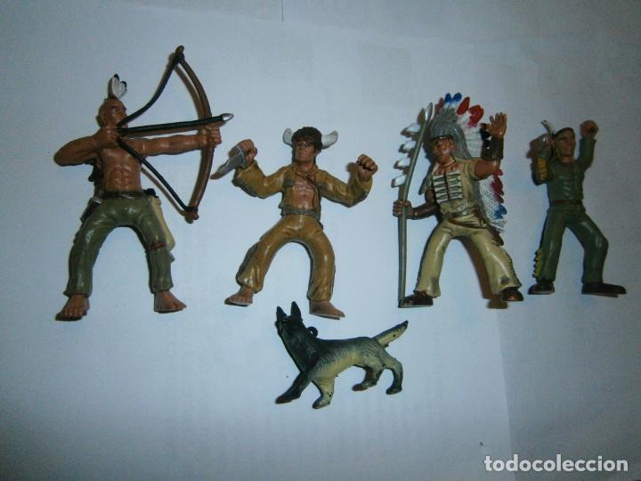 Figuras de acci&oacute;n: ANTIGUAS FIGURAS DE INDIOS Y MASCOTA - Foto 1
