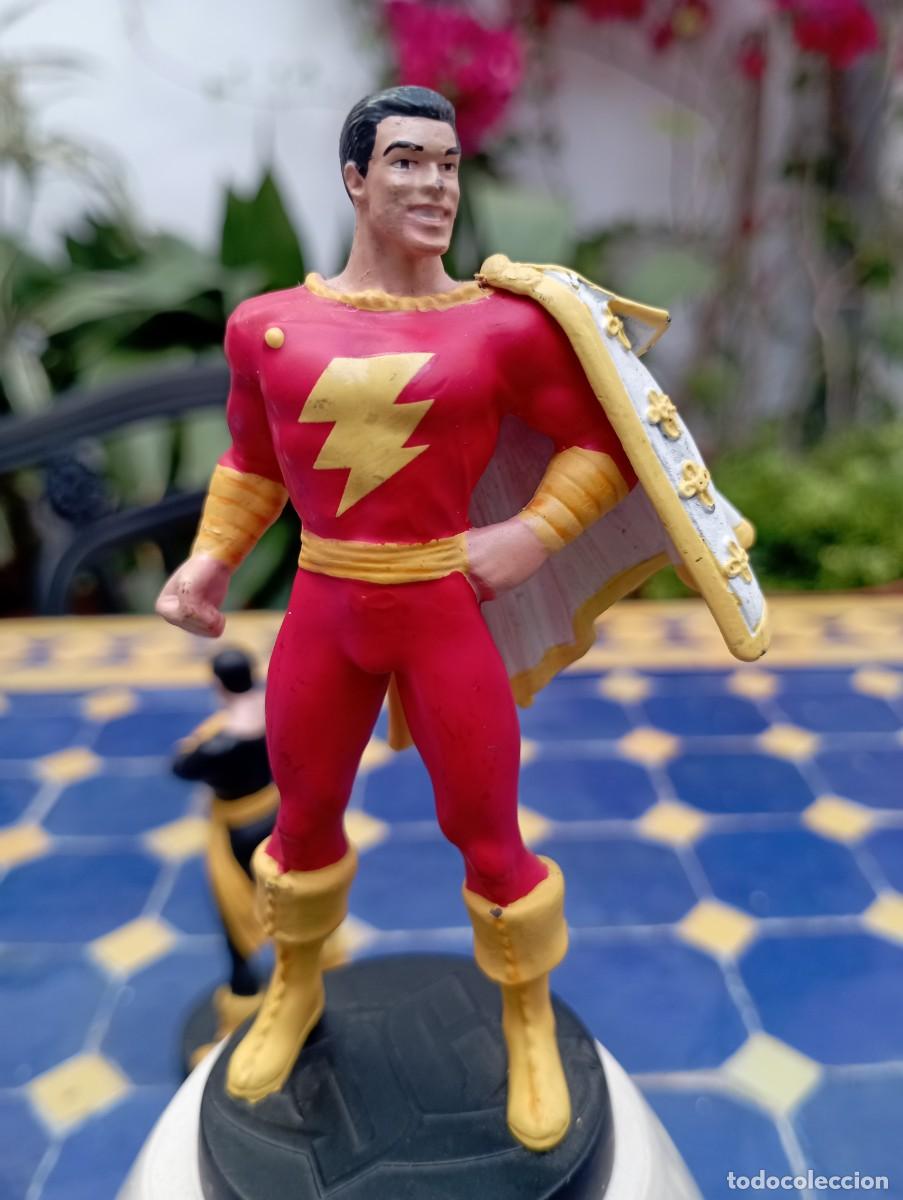 Figuras de acci&oacute;n: Figura de plomo Dc Shazam - Foto 1