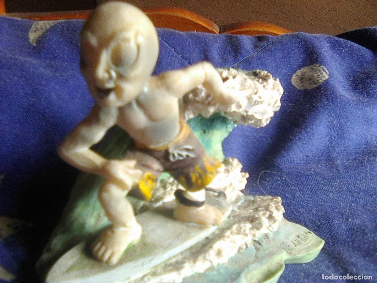 Figurines d'action: Alien&iacute;gena Invasor, Ummita o Communita - Fina Figura En Piedra De un... Haciendo Surf . 12 por 8 cms