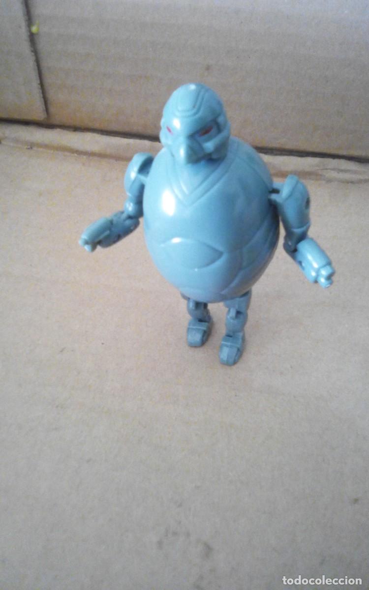 Figuras de acci&oacute;n: Huevox promocional Phoskitos. Huevos transformers monstruos gris. A&ntilde;os 90. Mide 5,5 cm. cerrado.