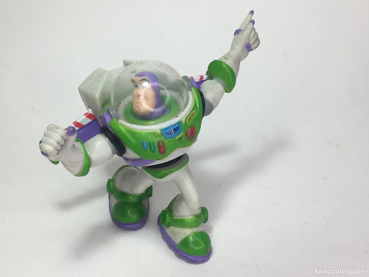 Figuras de acci&oacute;n: FIGURA BUZZ LIGHTYEAR ALAS DESPLEGABLES - Foto 1