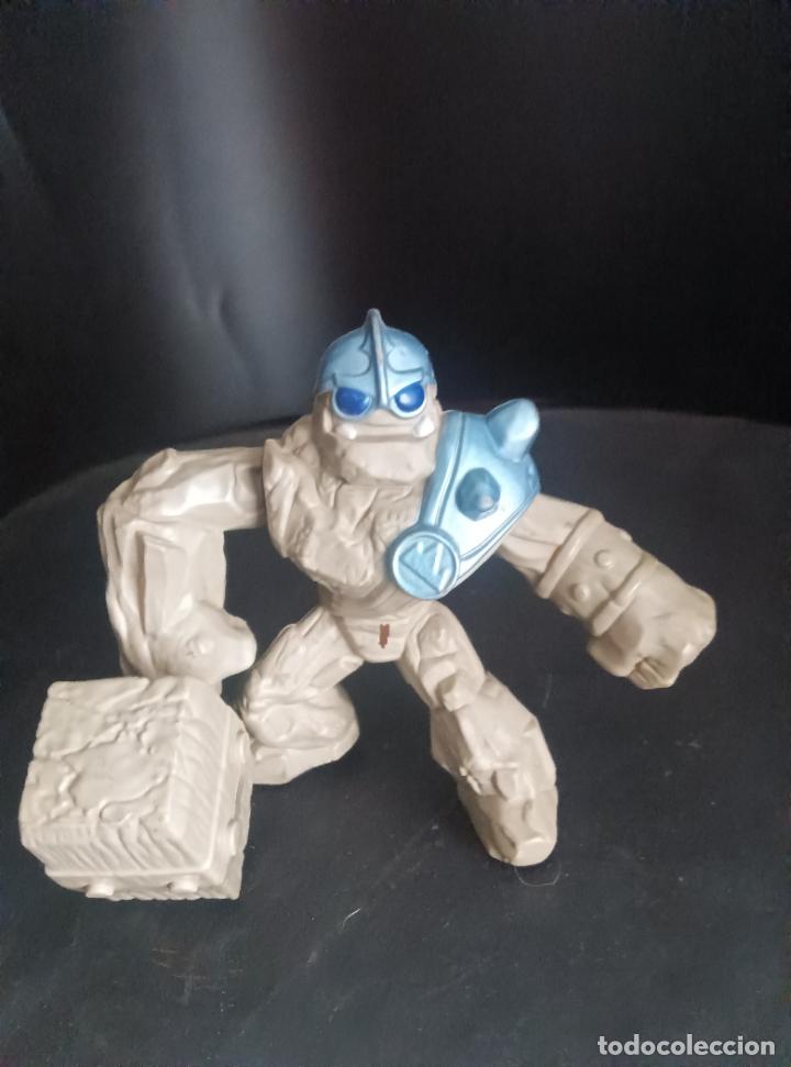 Figuras de acci&oacute;n: CRUSHER, SKYLANDERS - ACTIVISION 2013 - MCDONALDS. - Foto 1