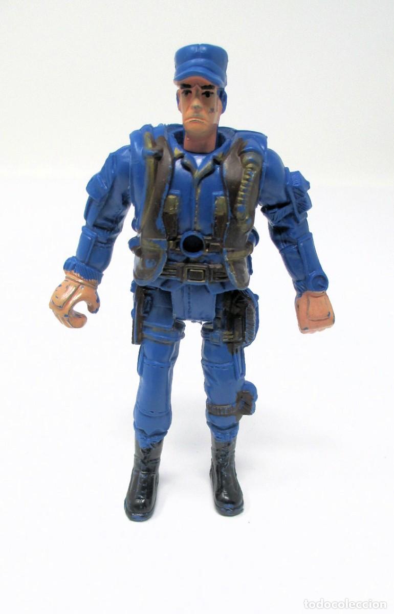 Figuras de acci&oacute;n: Figura de un Militar - Es articulable - 8,5 cm de alto