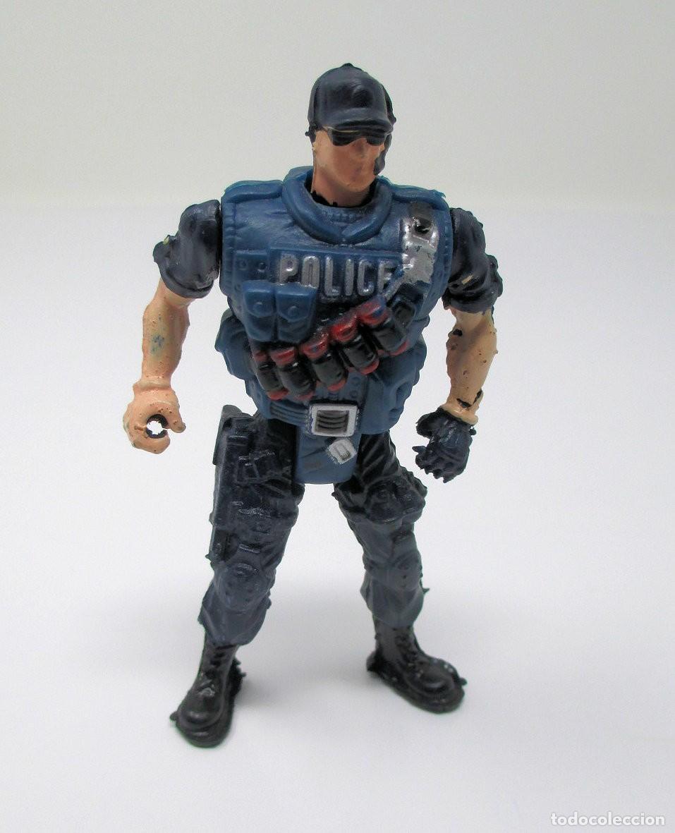 Figurines d'action: Figura articulada de Polic&iacute;a - Chap Mei - 8,5 cm de alto