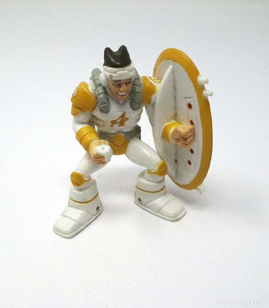 Figuras de acci&oacute;n: Figura de Actimel Danone - 5 cm de alto