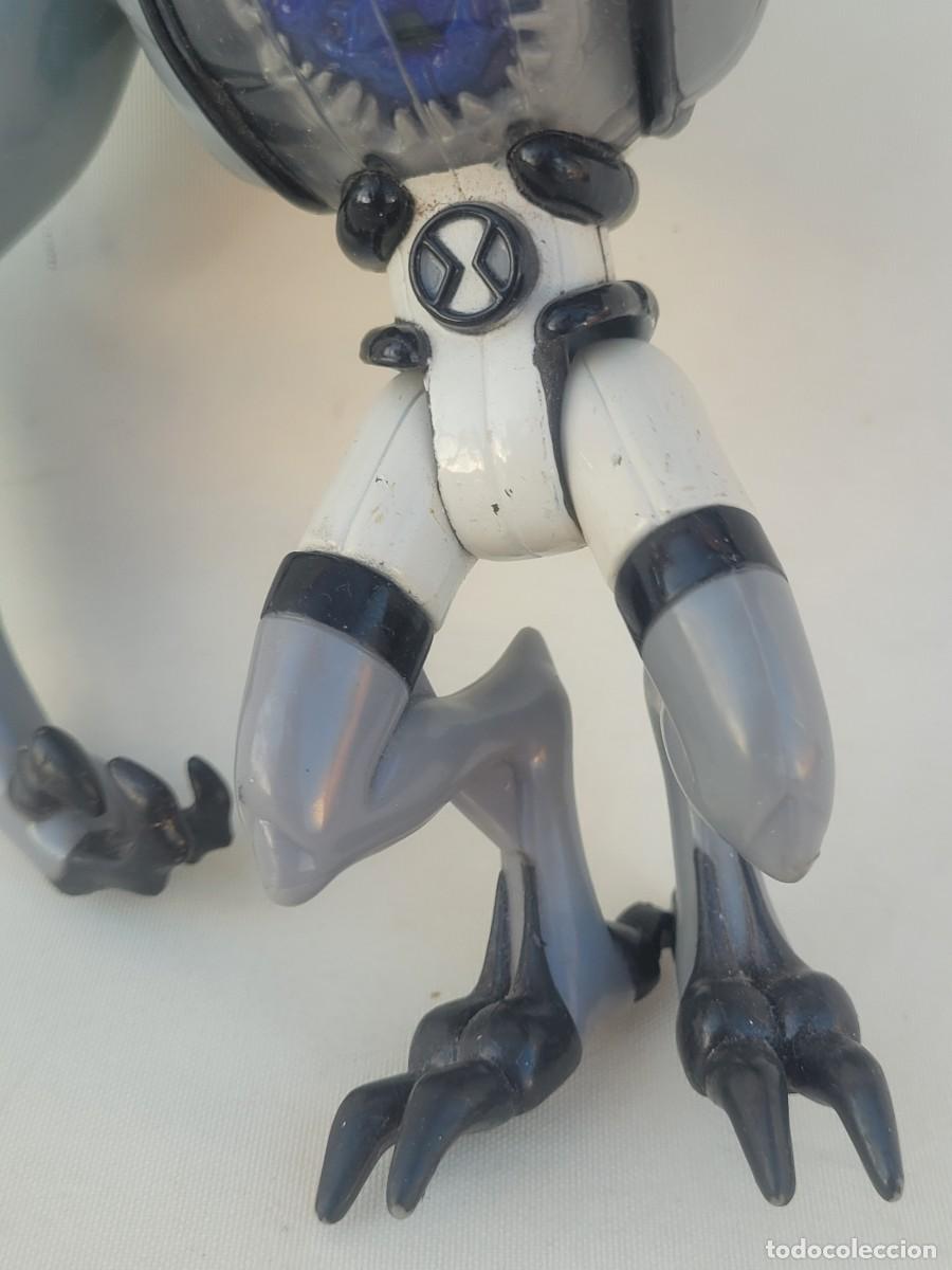 Figuras de acci&oacute;n: Ben 10, Benwolf , Bandai 2006. 16cm - Foto 3