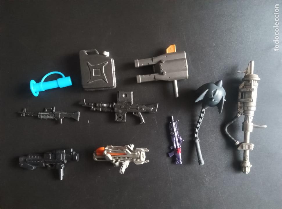 Figurines d'action: LOTE DE 10 ARMAS Y ACCESORIOS, desconozco figuras o serie.