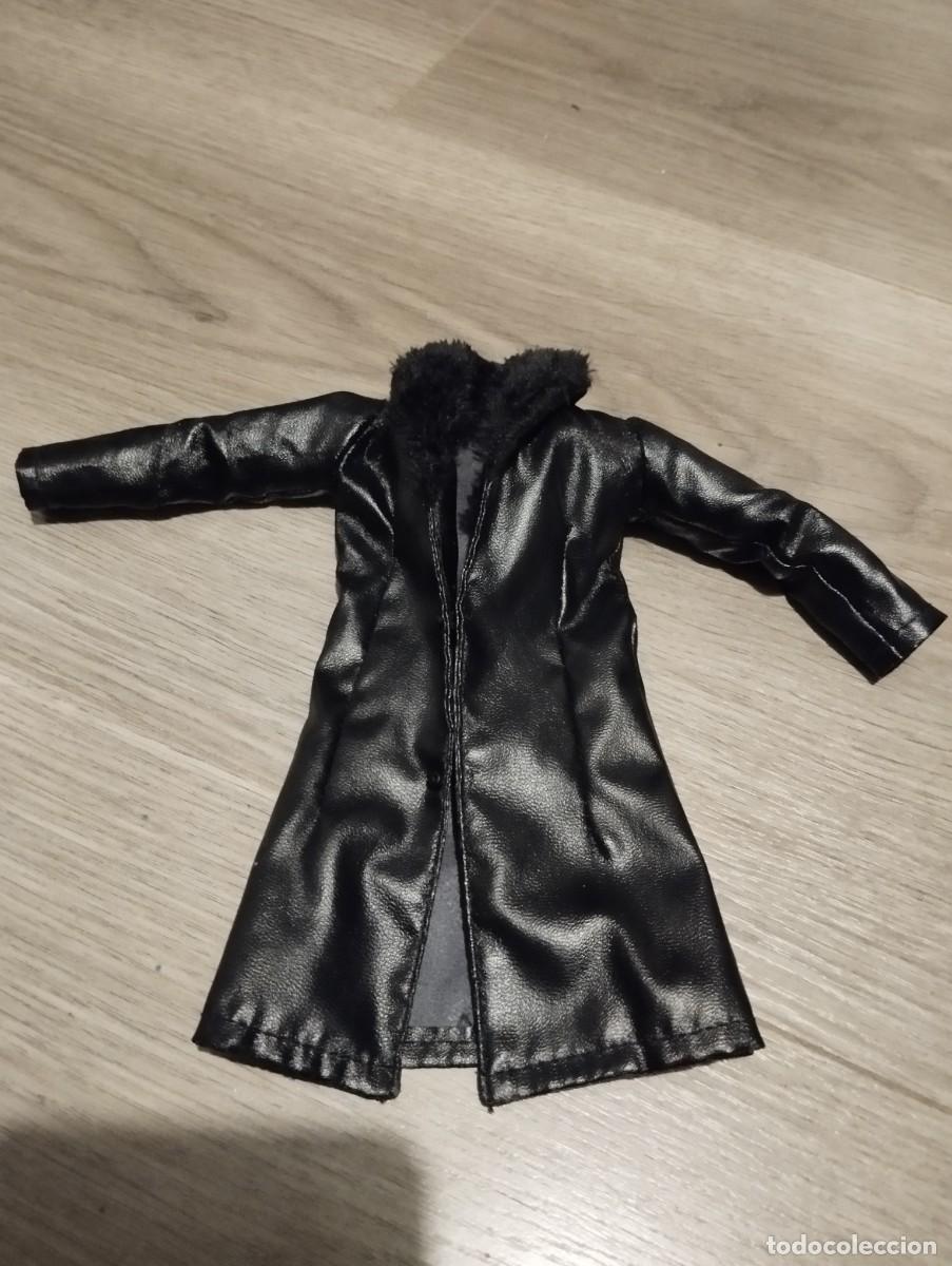 Figuras de acci&oacute;n: ESCALA 1/6 ABRIGO NEGRO - Foto 1