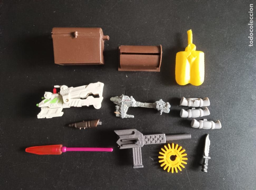 Figurines d'action: LOTE DE 12 ARMAS Y ACCESORIOS DE FIGURAS A IDENTIFICAR.