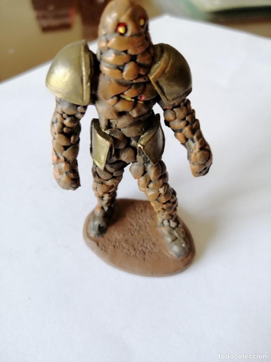 Actionfiguren: Elemental de tierra. Figura de Ediciones del Prado. Leyendas y fantas&iacute;a LEG044