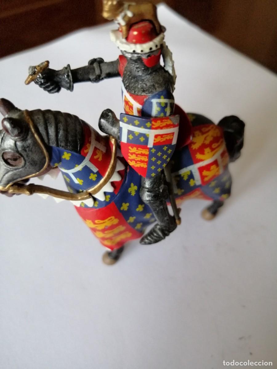 Figuras de acci&oacute;n: Caballero medieval con perro en el casco. Altaya - Foto 1