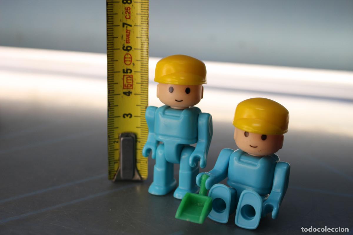 Figuras de acci&oacute;n: Pareja de peque&ntilde;os obreros. - Foto 2