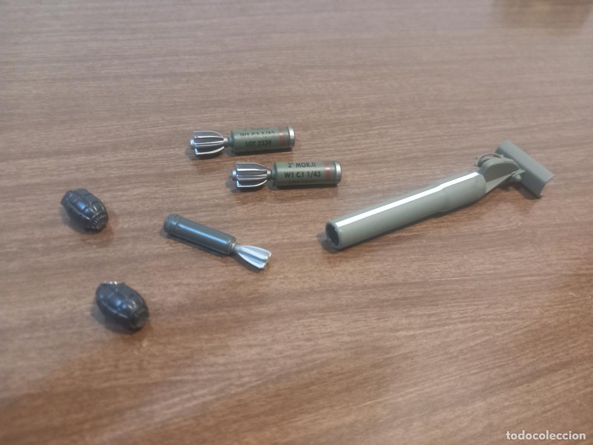 Figuras de acci&oacute;n: LOTE ROPA Y ACCESORIOS ESCALA 1/6 - Foto 2